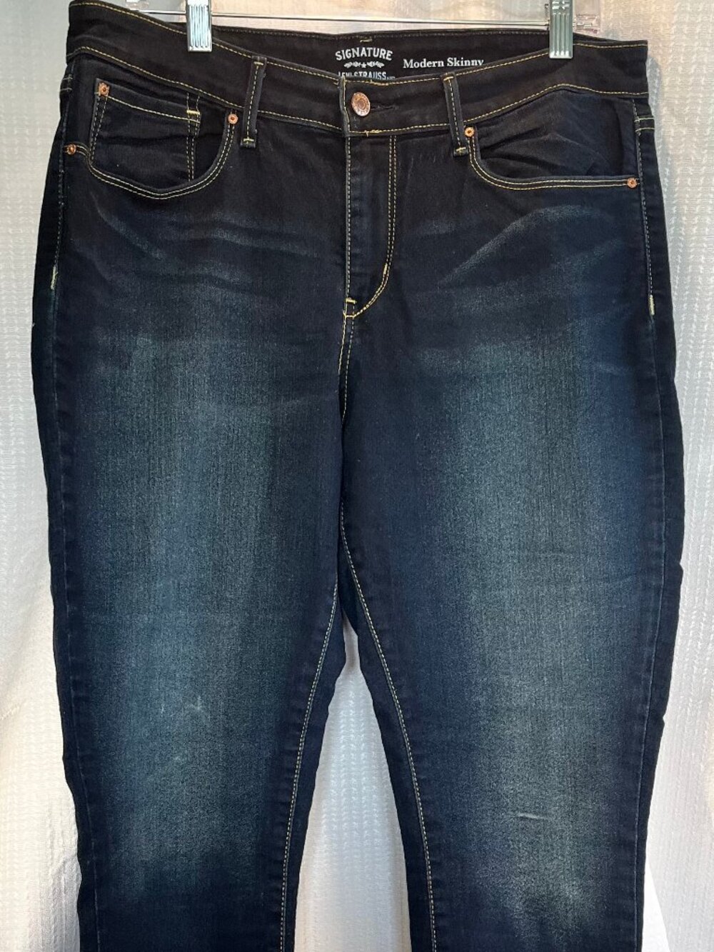Signature by Levi Strauss & Co Modern Skinny Dark Wash Jeans size 16S 33x30